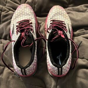 Mizuno Women's Pink and White Running Shoes